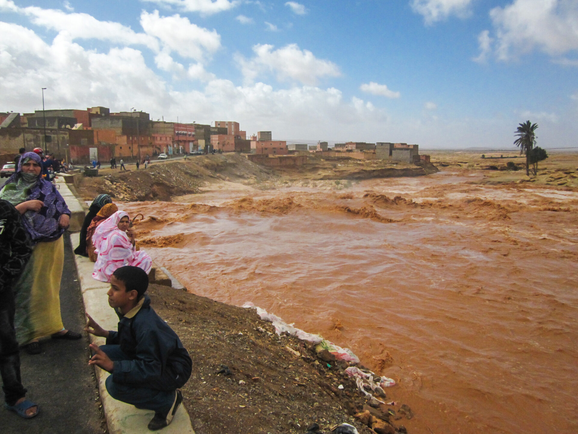 Floods in Guelmim, Morocco in March 2013 (Credit: jbdodane; https://www.flickr.com/photos/jbdodane/).