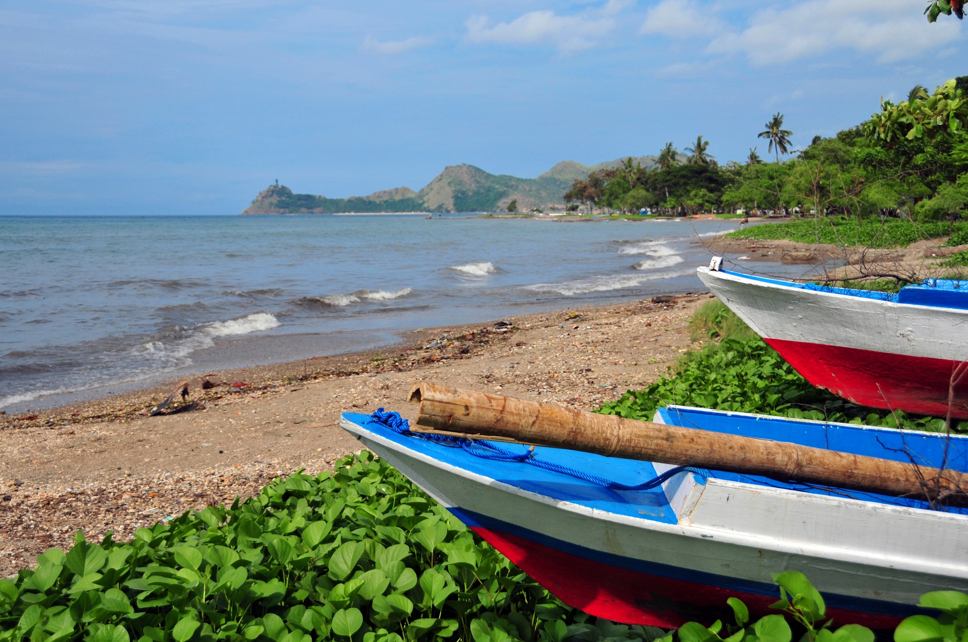 Dili, East Timor / Timor Leste: downtown beach with fishing boats