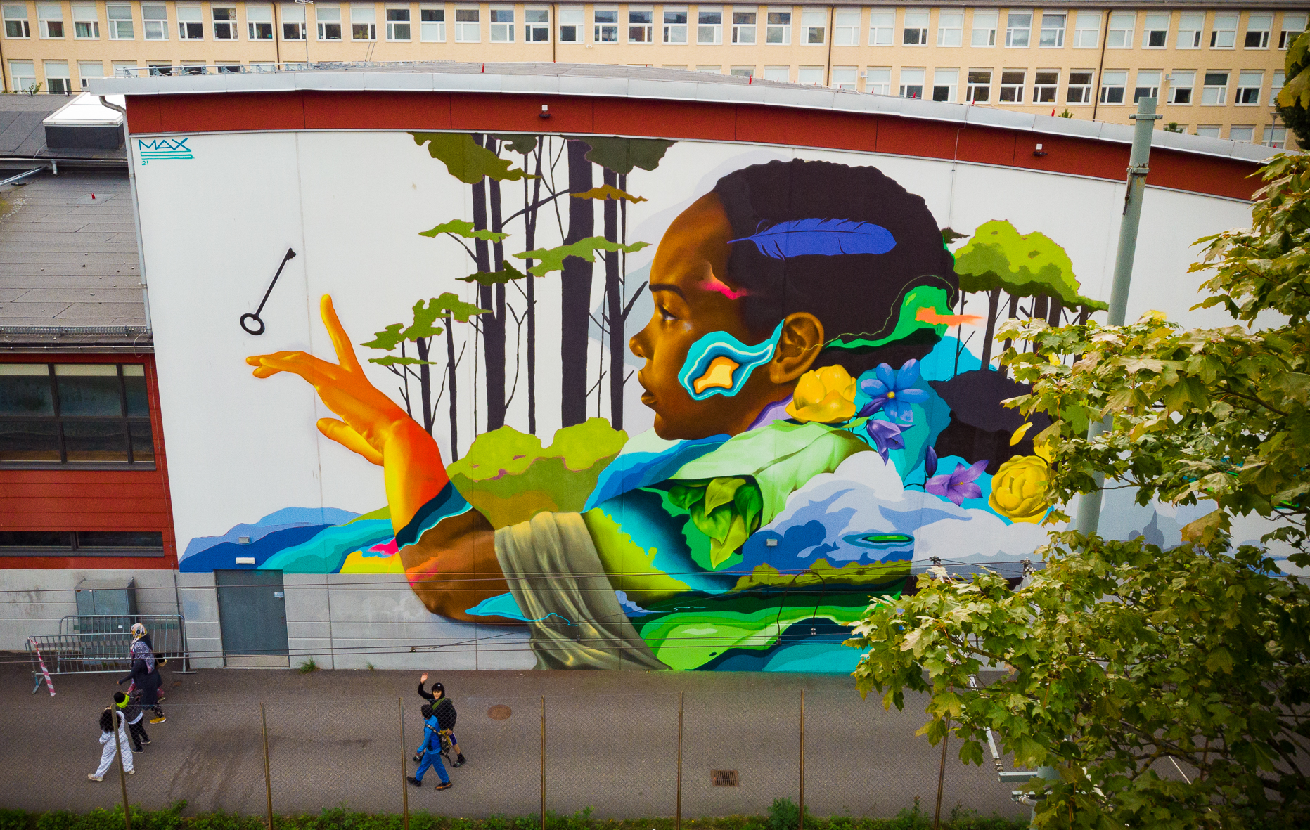 "Sweet Freedom": mural in Biskopsgården, in Göteborg, Sweden. (c)Artscape 2021. Artist Max Sansing. Photo Jon Högman.